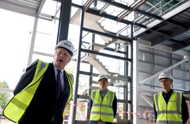 Prime Minister Boris Johnson meets with scientists from the UK’s Vaccines Manufacturing and Innovation Centre currently under construction at Harwell Campus.