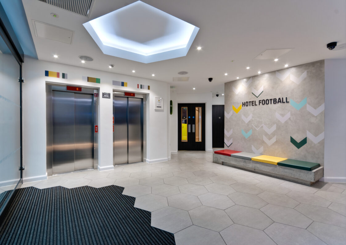 Hotel Football Foyer